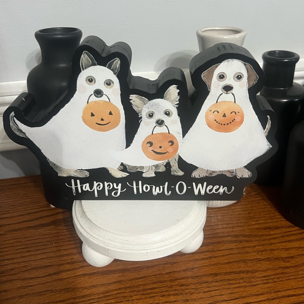 Halloween Happy Howl-O-Ween Dog Decor NWT